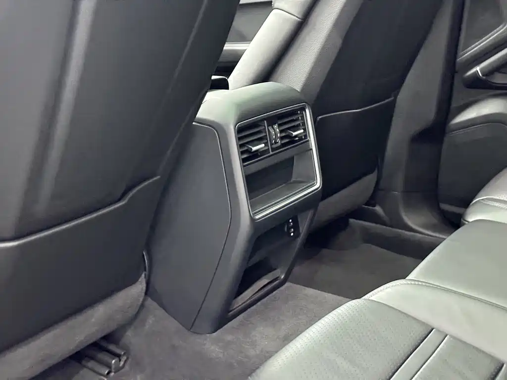 Porsche Cayenne — миниатюра 16