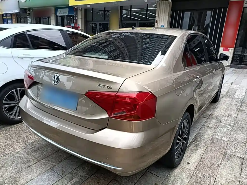 Volkswagen Jetta — миниатюра 7