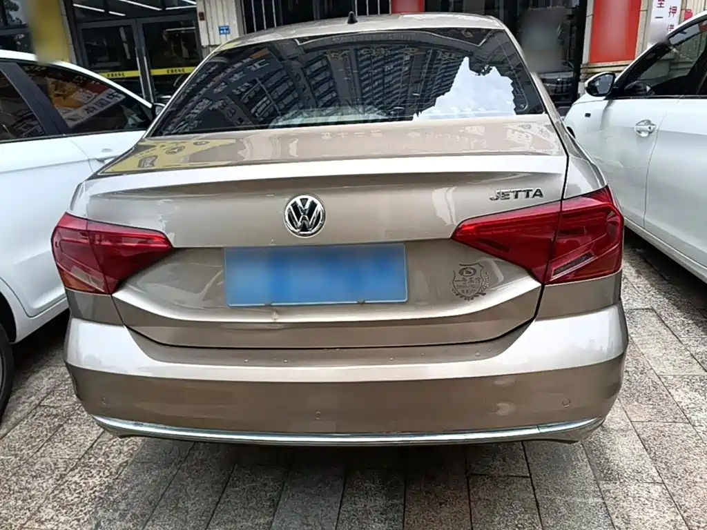 Volkswagen Jetta — миниатюра 6