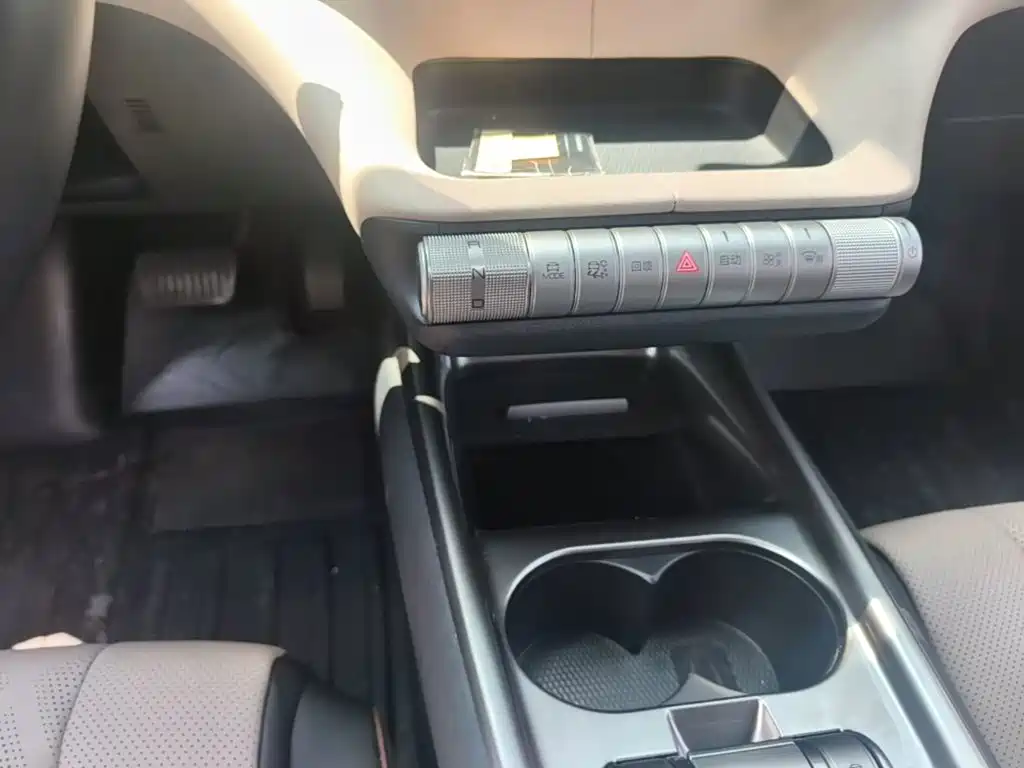 BYD Dolphin — миниатюра 14