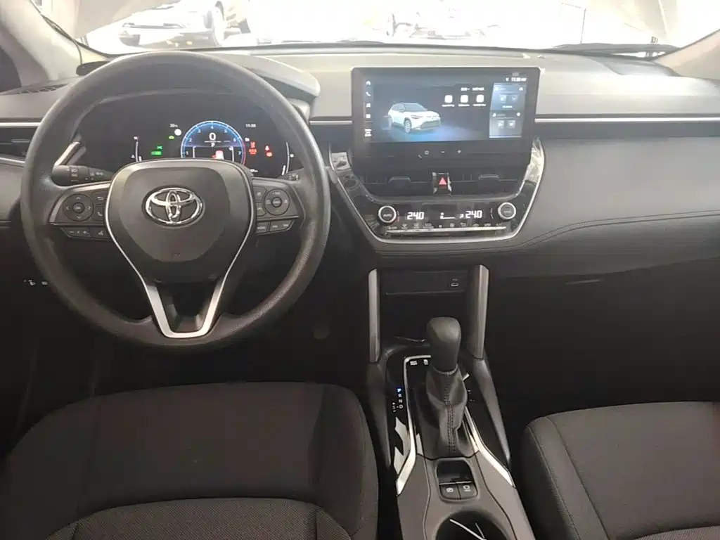 Toyota Frontlander — миниатюра 10
