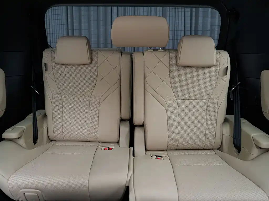 Toyota Vellfire — миниатюра 24