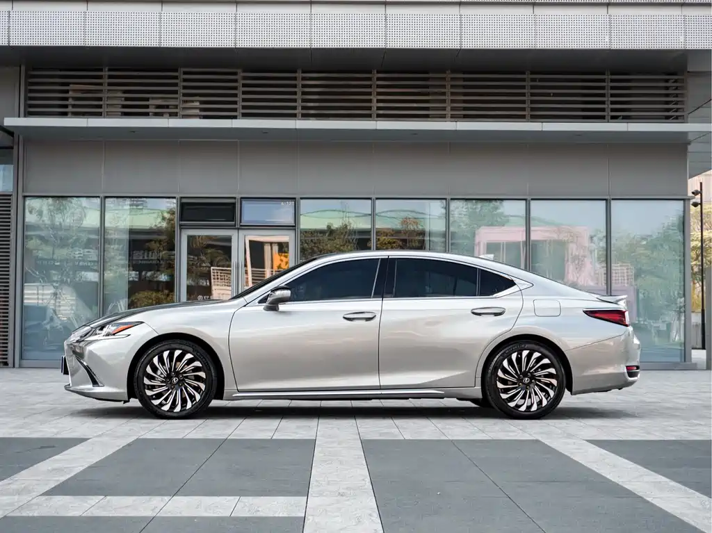 Lexus ES — миниатюра 4