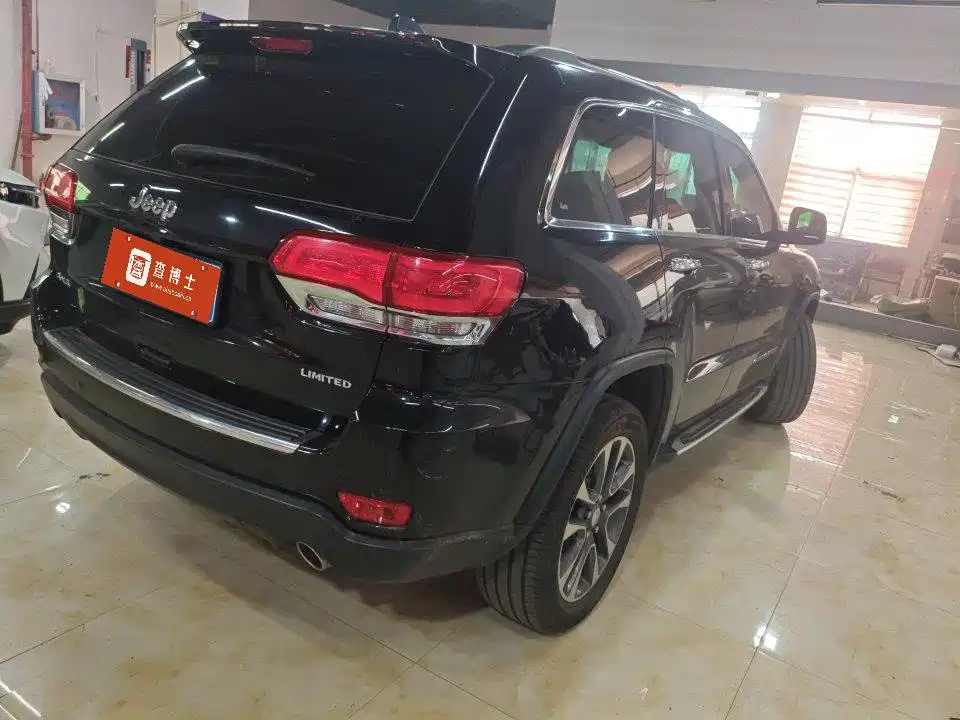 Jeep Grand Cherokee (Import) — миниатюра 2