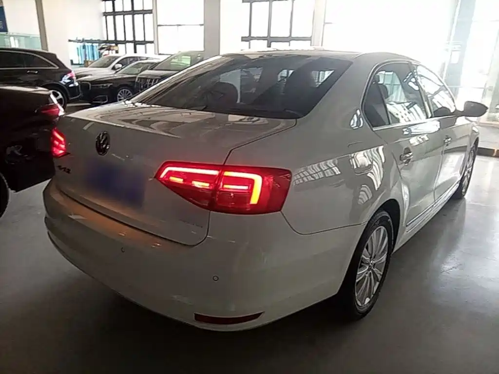 Volkswagen Sagitar — миниатюра 7
