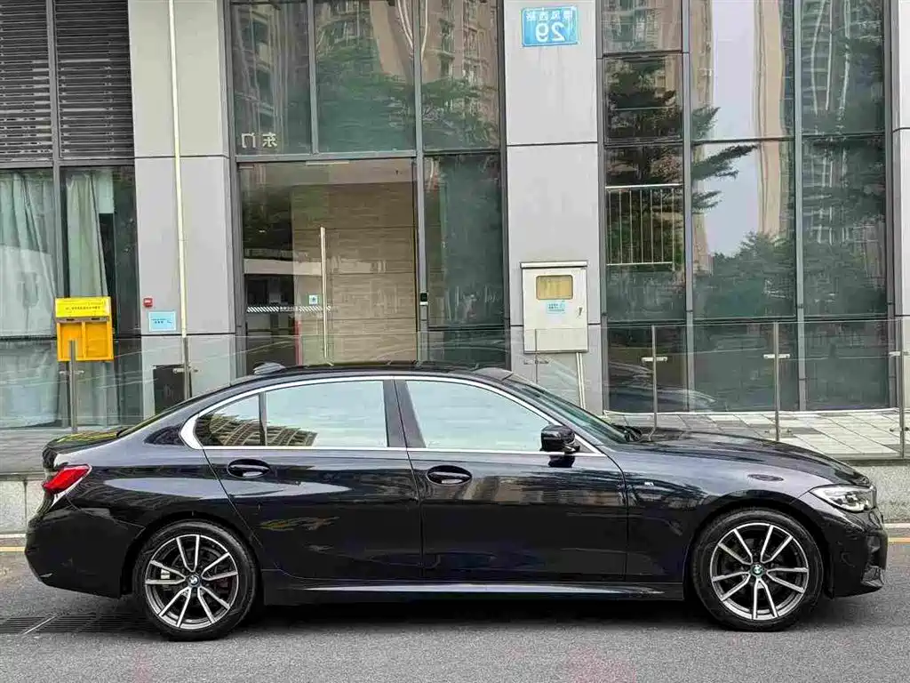 BMW 3 Series — миниатюра 4