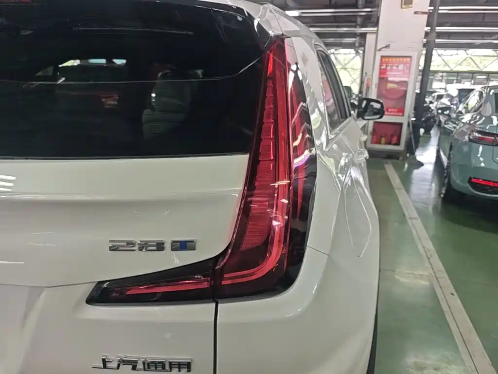 Cadillac XT4 — миниатюра 8
