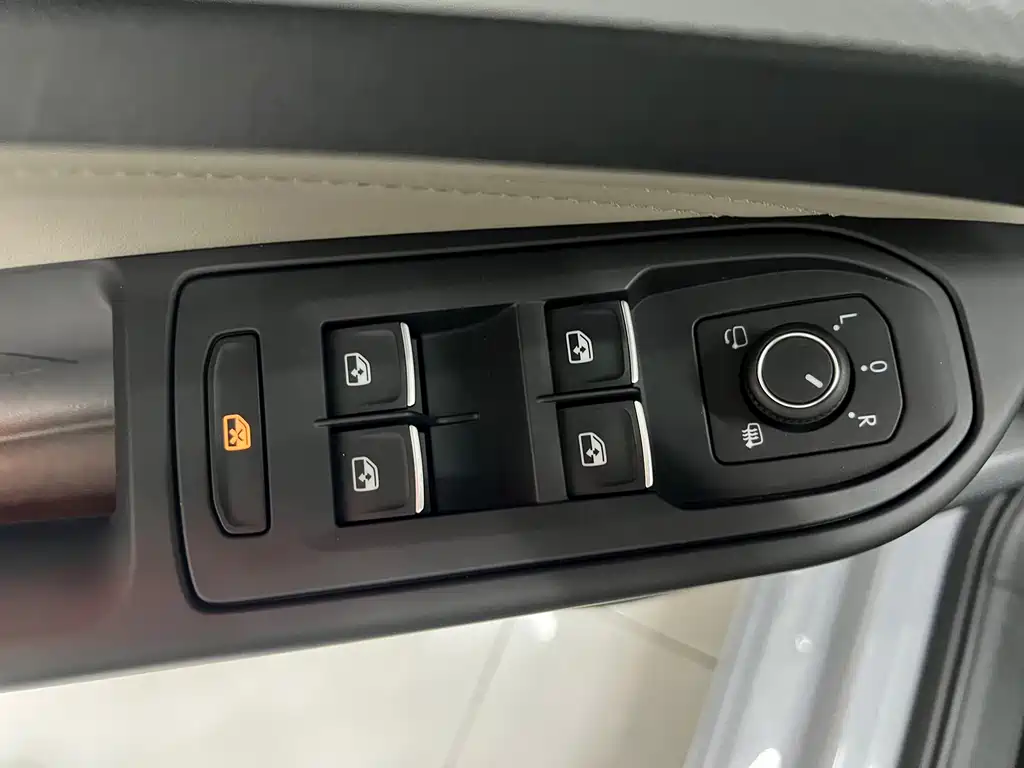 Volkswagen Golf — миниатюра 14