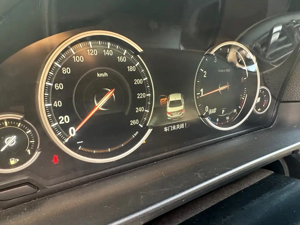 BMW 5 Series — миниатюра 9