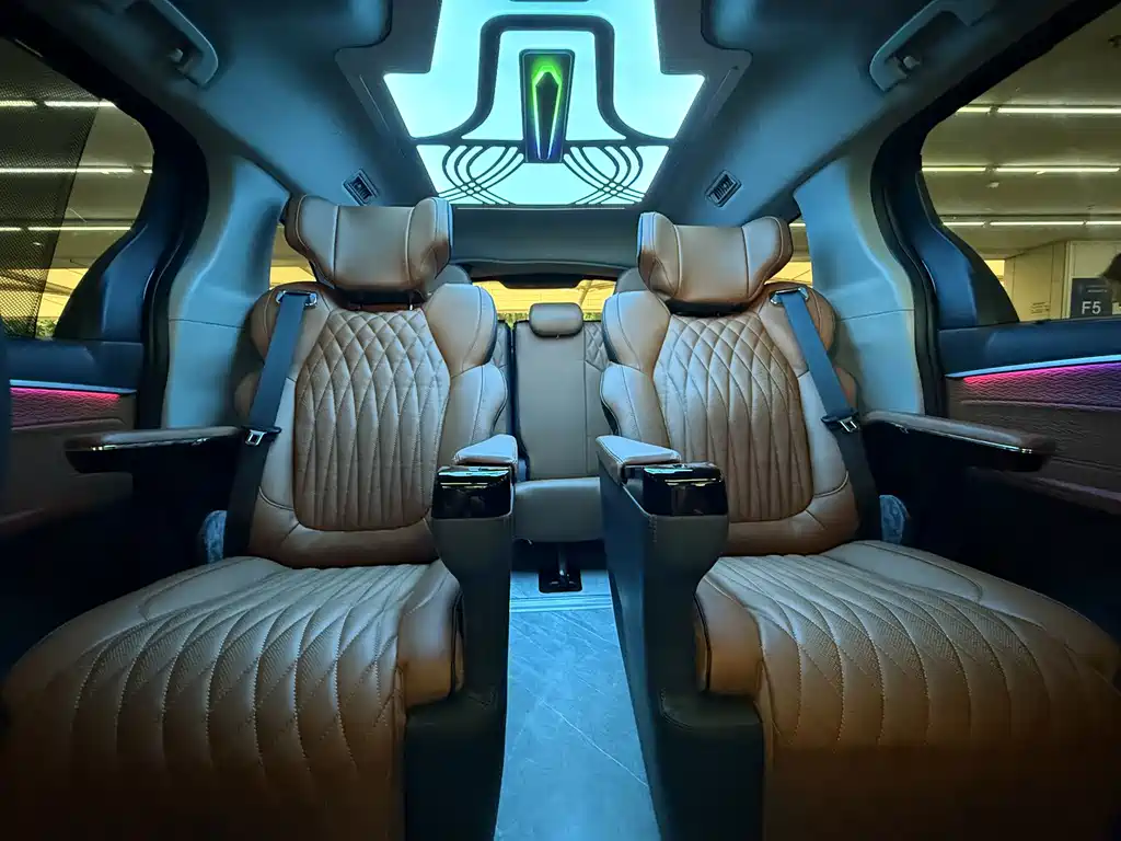 Toyota Sienna — миниатюра 12