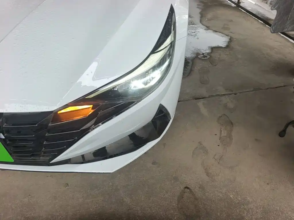 Hyundai Elantra — миниатюра 24
