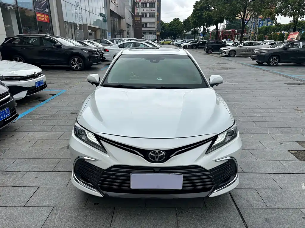 Toyota Camry — миниатюра 2
