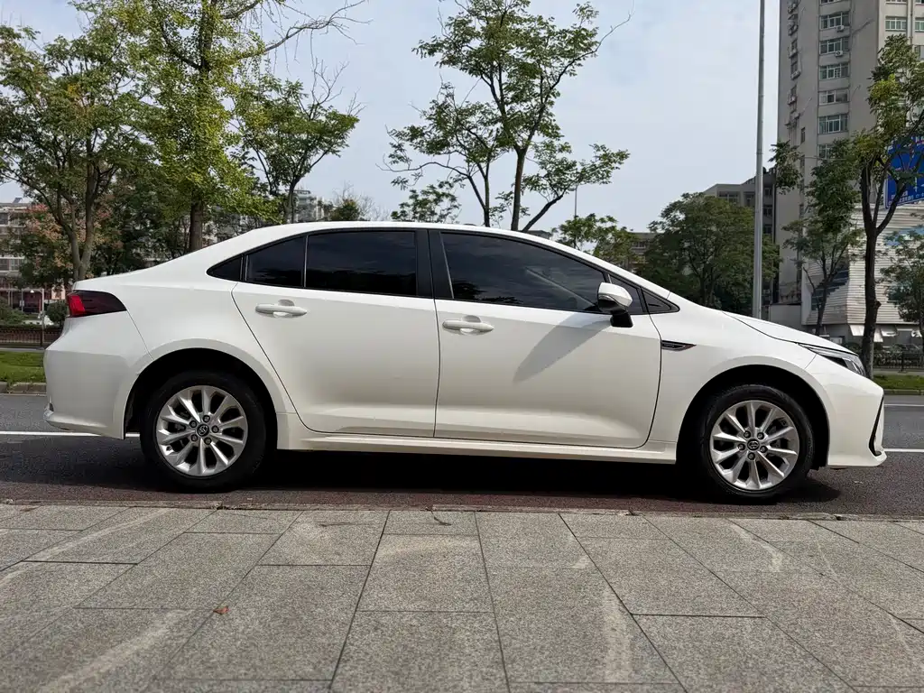 Toyota Corolla — миниатюра 8