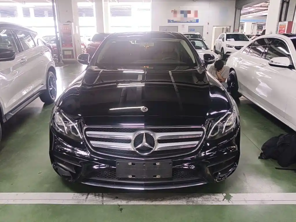 Mercedes-Benz E-Class — миниатюра 3
