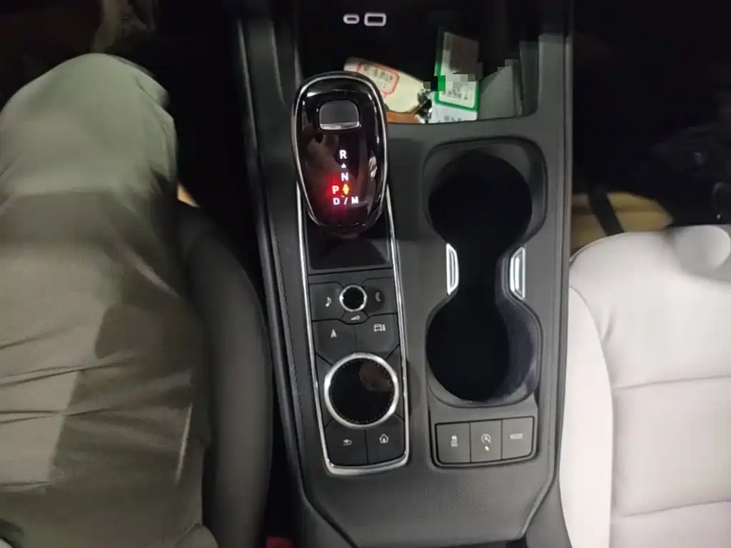 Cadillac XT4 — миниатюра 14