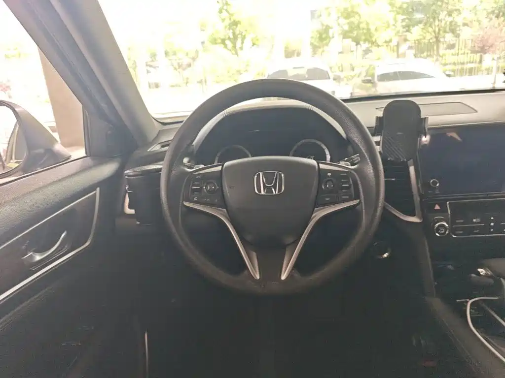 Honda UR-V — миниатюра 6