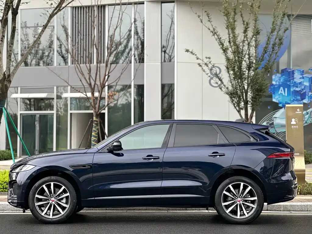 Jaguar F-PACE — миниатюра 4