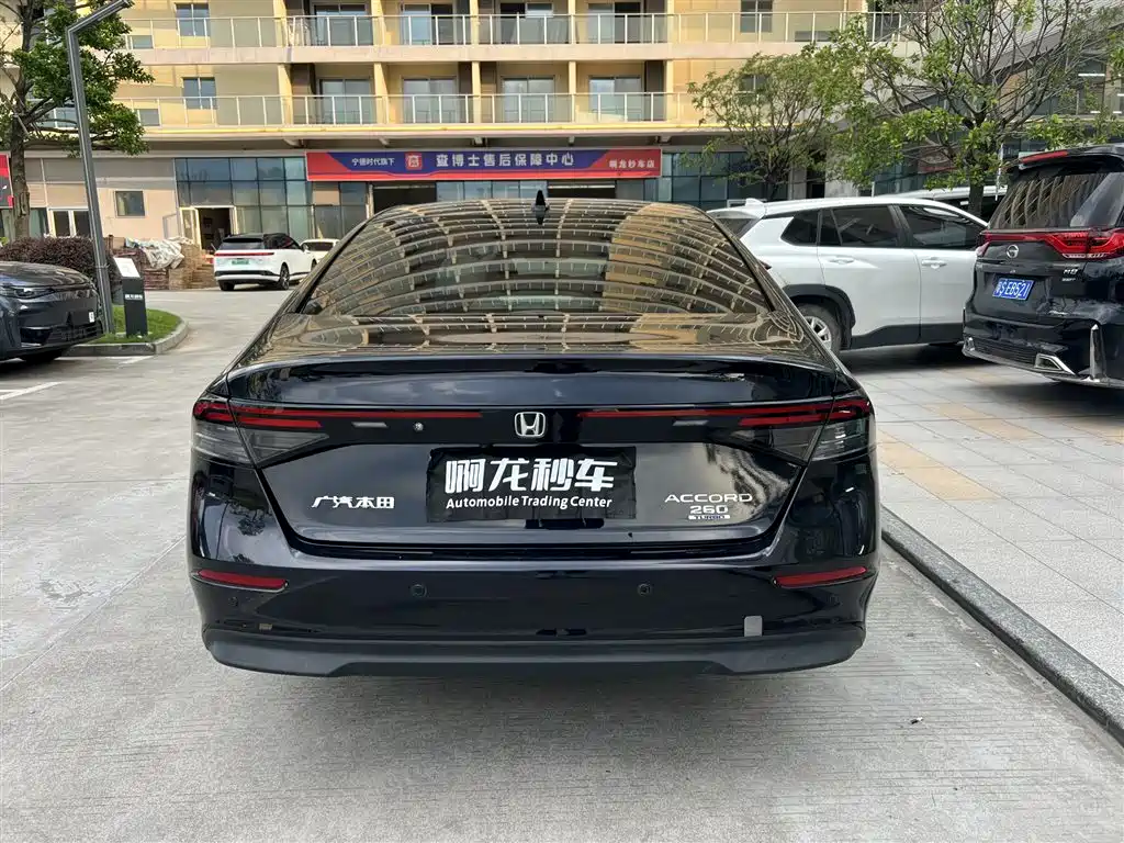 Honda Accord — миниатюра 8