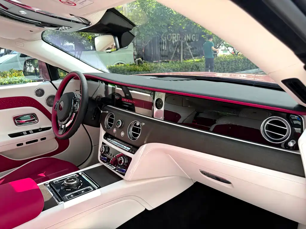Rolls-Royce Phantom — миниатюра 6