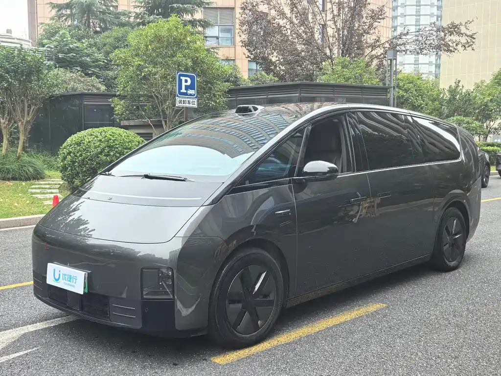 Li Auto Li MEGA