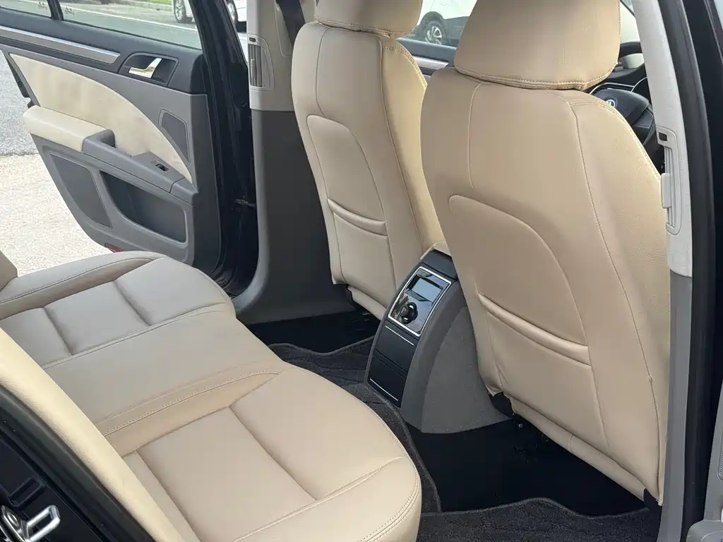 Skoda Superb — миниатюра 18