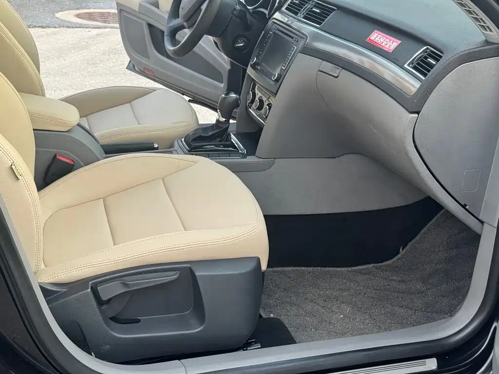 Skoda Superb — миниатюра 20
