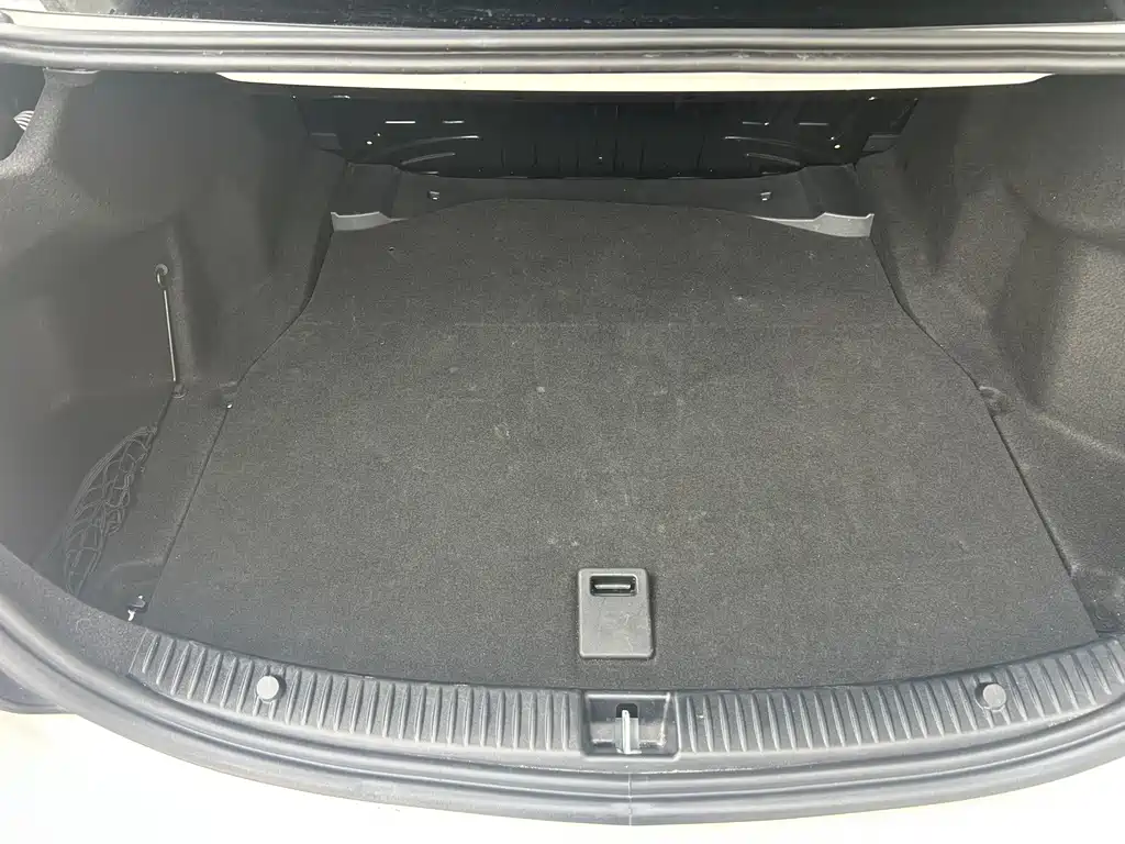 Mercedes-Benz C-Class — миниатюра 13