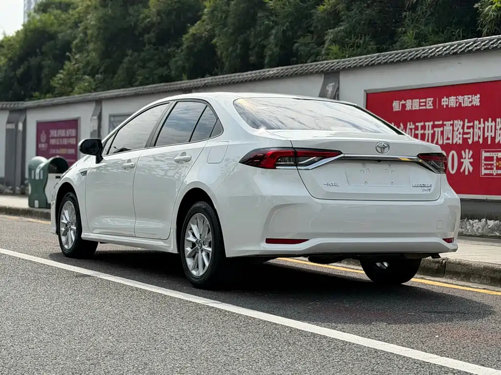 Toyota Corolla — миниатюра 6