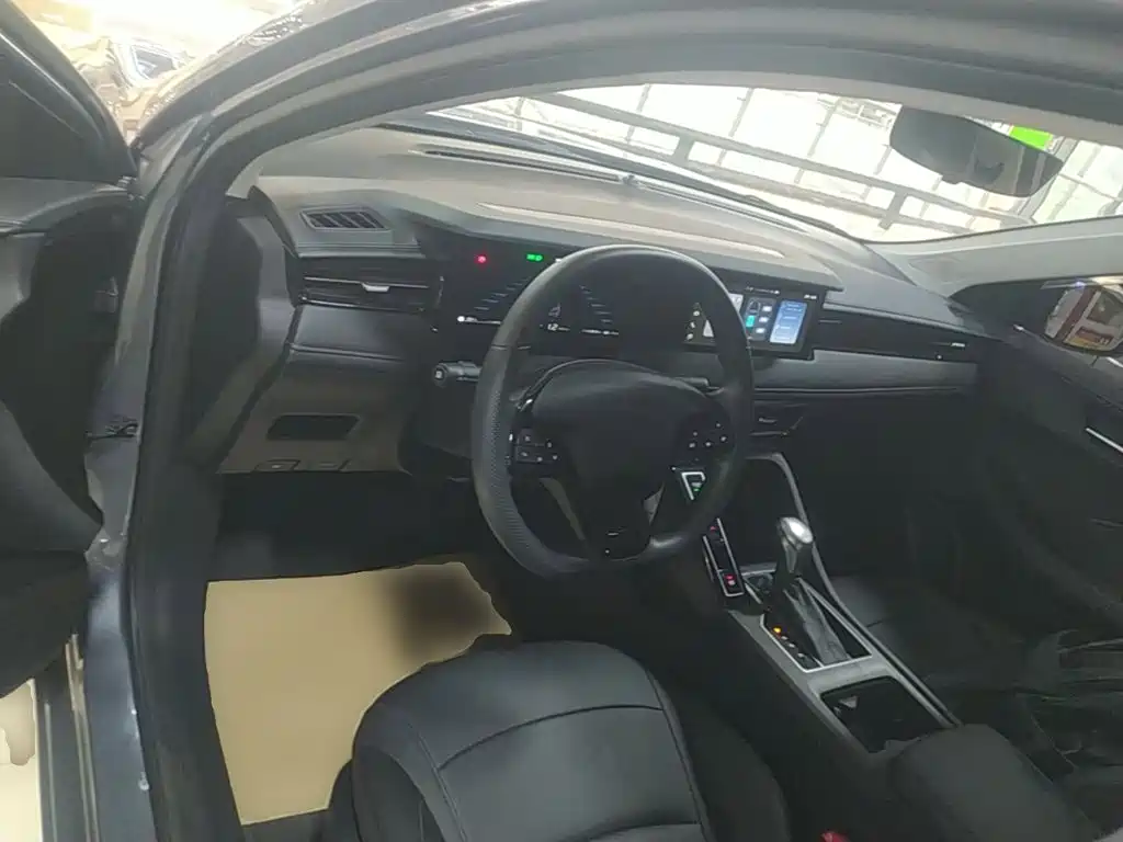 Roewe i5 — миниатюра 10