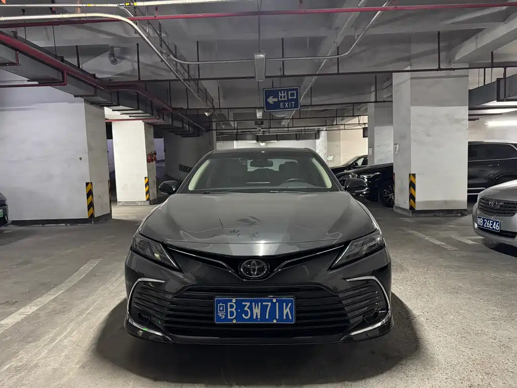 TOYOTA CAMRY