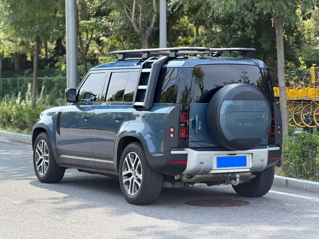 Land Rover Defender — миниатюра 4