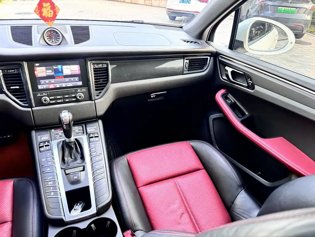 Porsche Macan — миниатюра 8