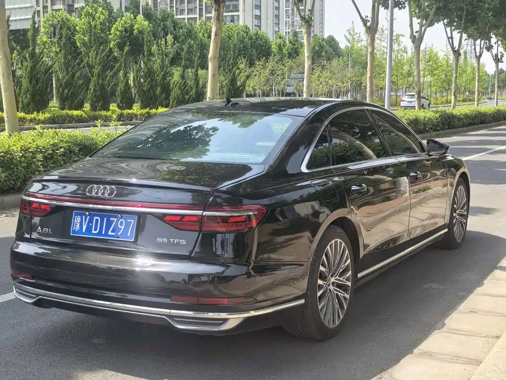 Audi A8 — миниатюра 7