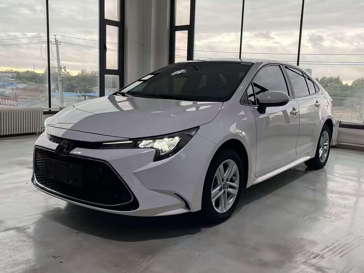 Toyota Levin 1.2 л 2022 г. Белый, пробег 25900 км