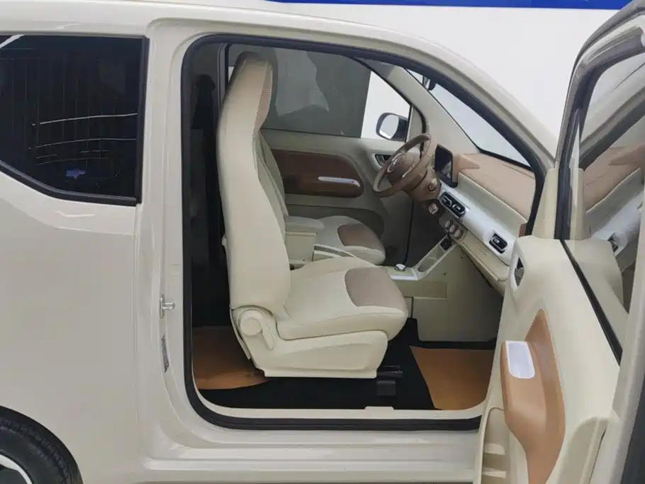 Wuling MINIEV — миниатюра 8