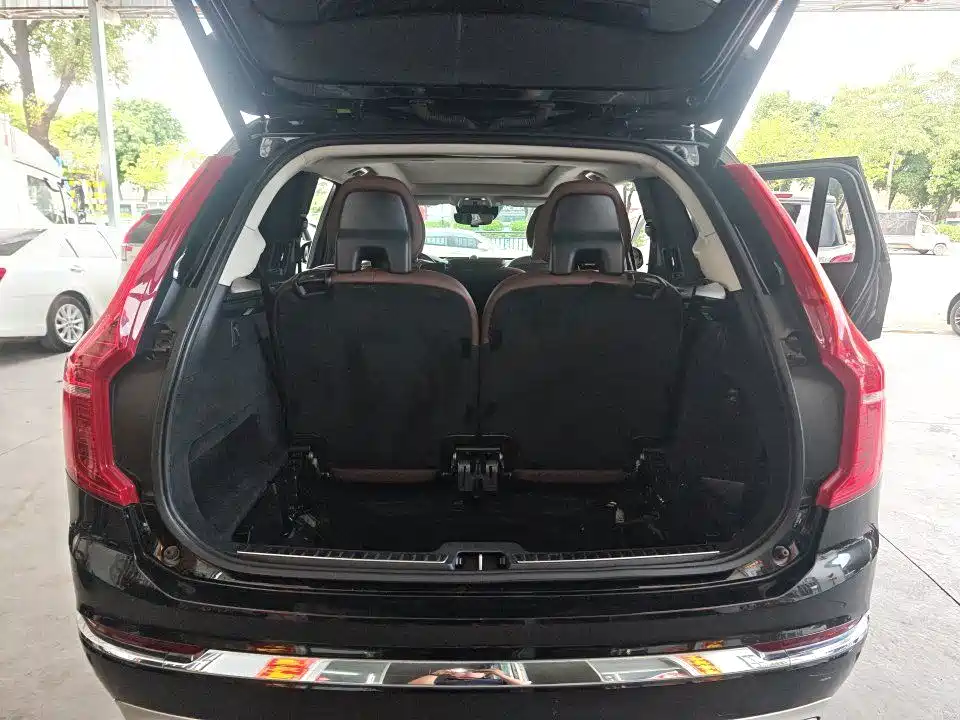 Volvo XC90 — миниатюра 8