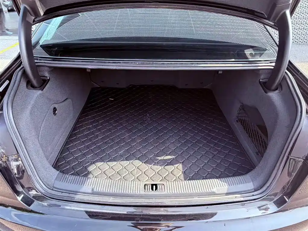 Audi A6L — миниатюра 10