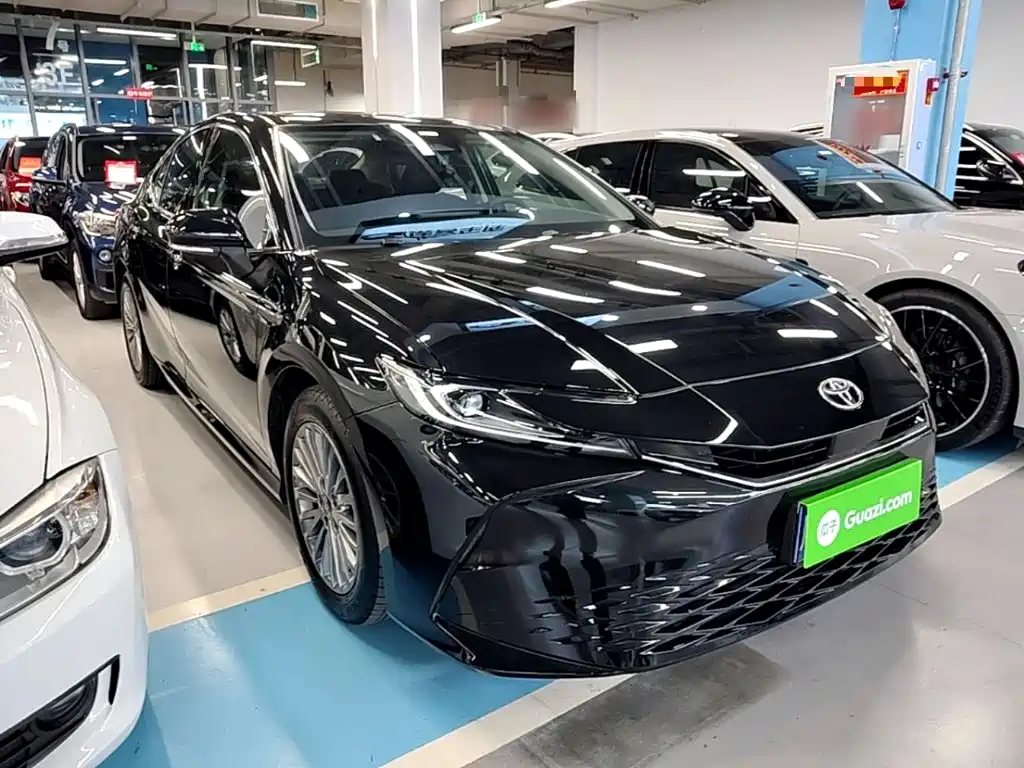 Toyota Camry — миниатюра 4