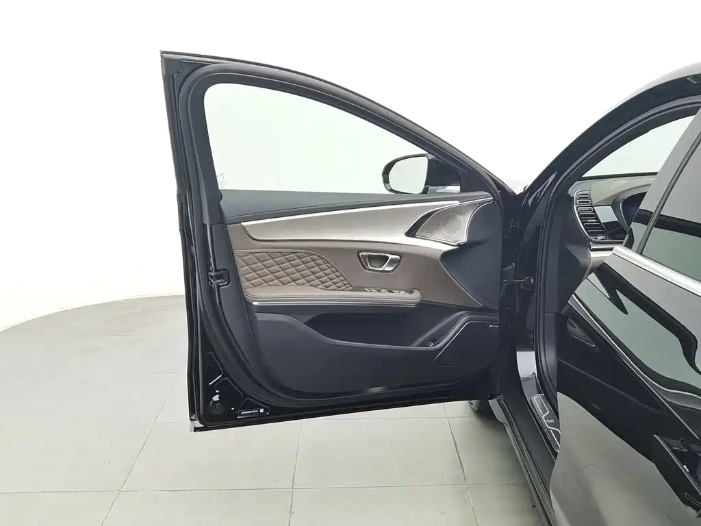 BYD Han — миниатюра 8
