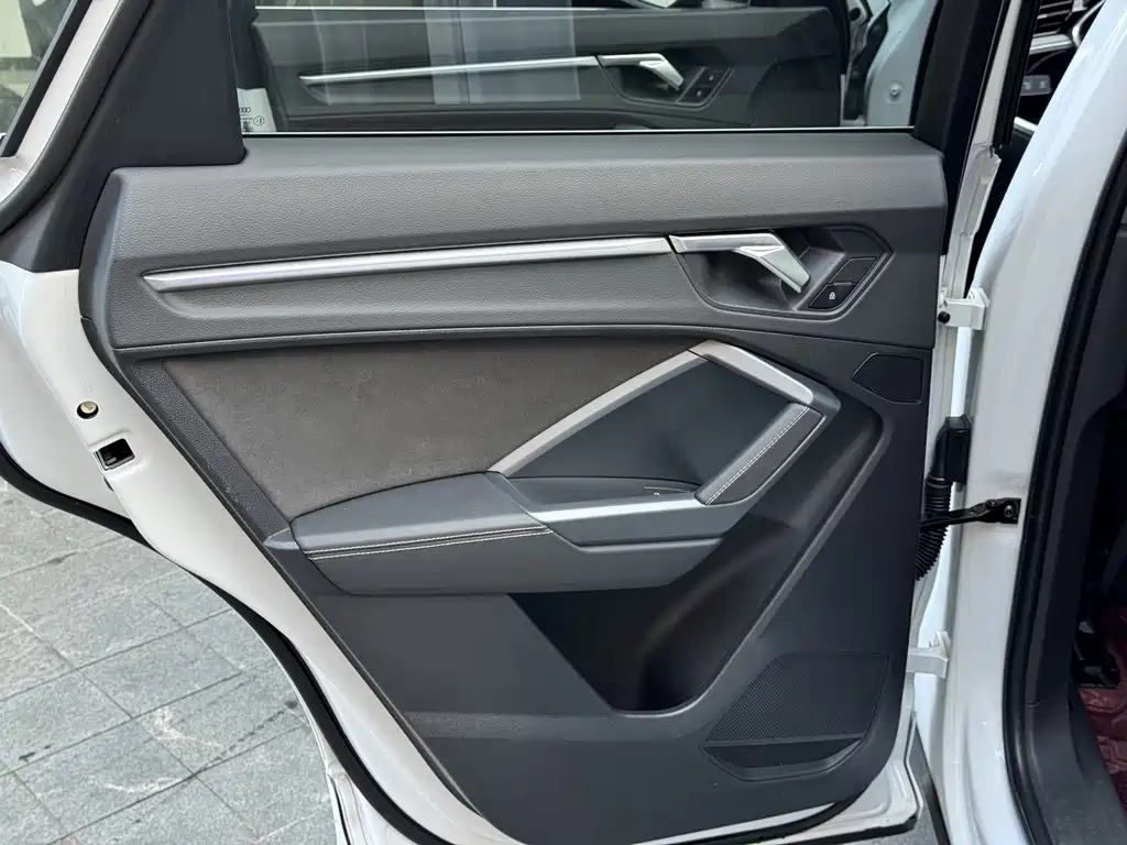 Audi Q3 — миниатюра 15