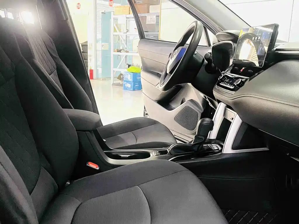 Toyota Corolla Cross — миниатюра 6