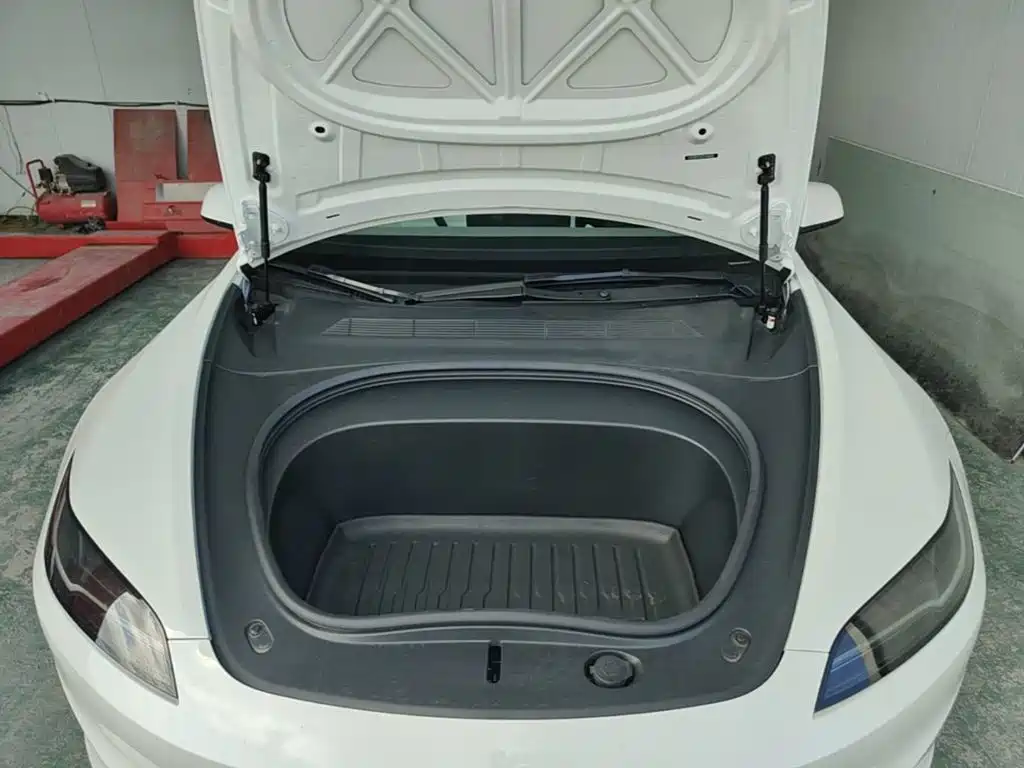Tesla Model 3 — миниатюра 20