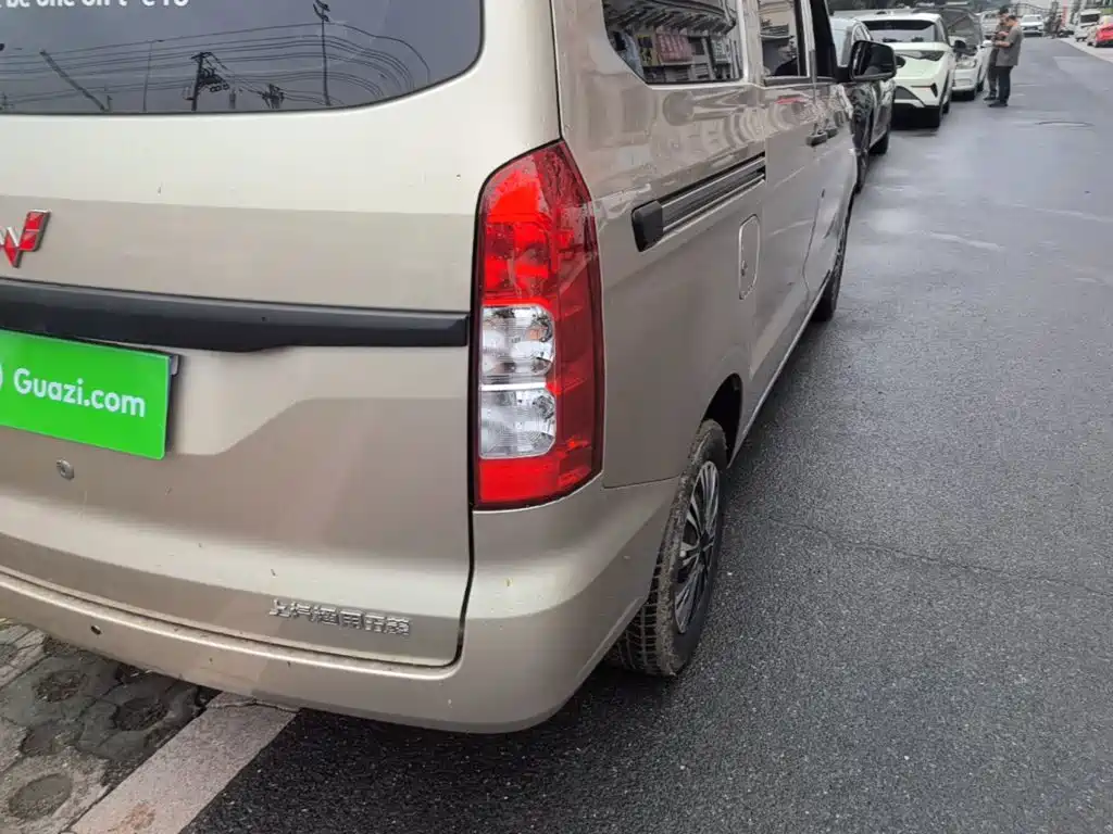 Wuling Hongguang V — миниатюра 8