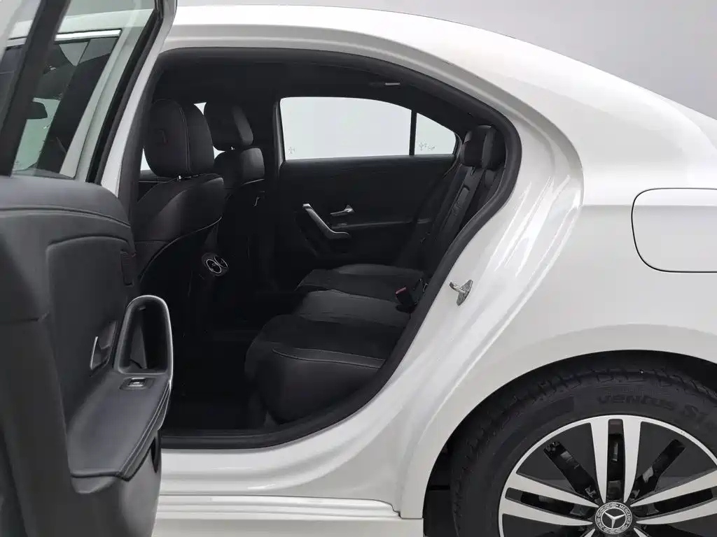 Mercedes-Benz A-Class — миниатюра 15