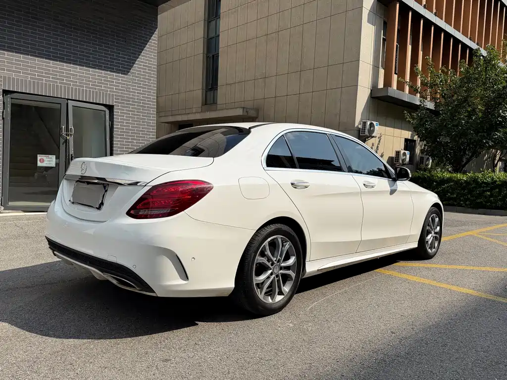 Mercedes-Benz C-Class — миниатюра 15
