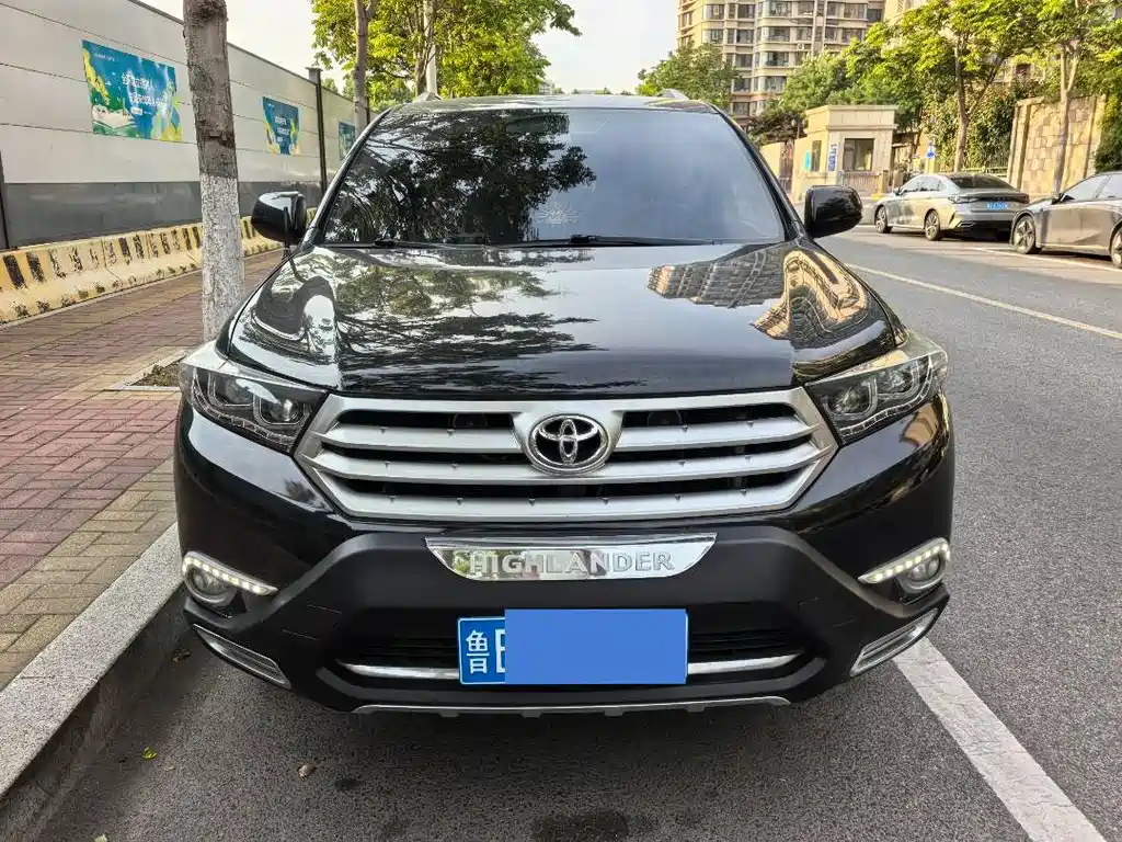 Toyota Highlander 2012 2.7L 5 мест Elite