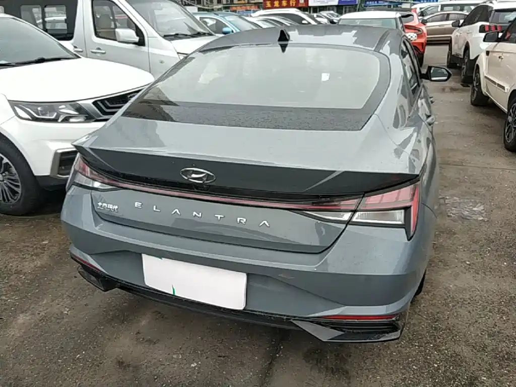 Hyundai Elantra — миниатюра 6