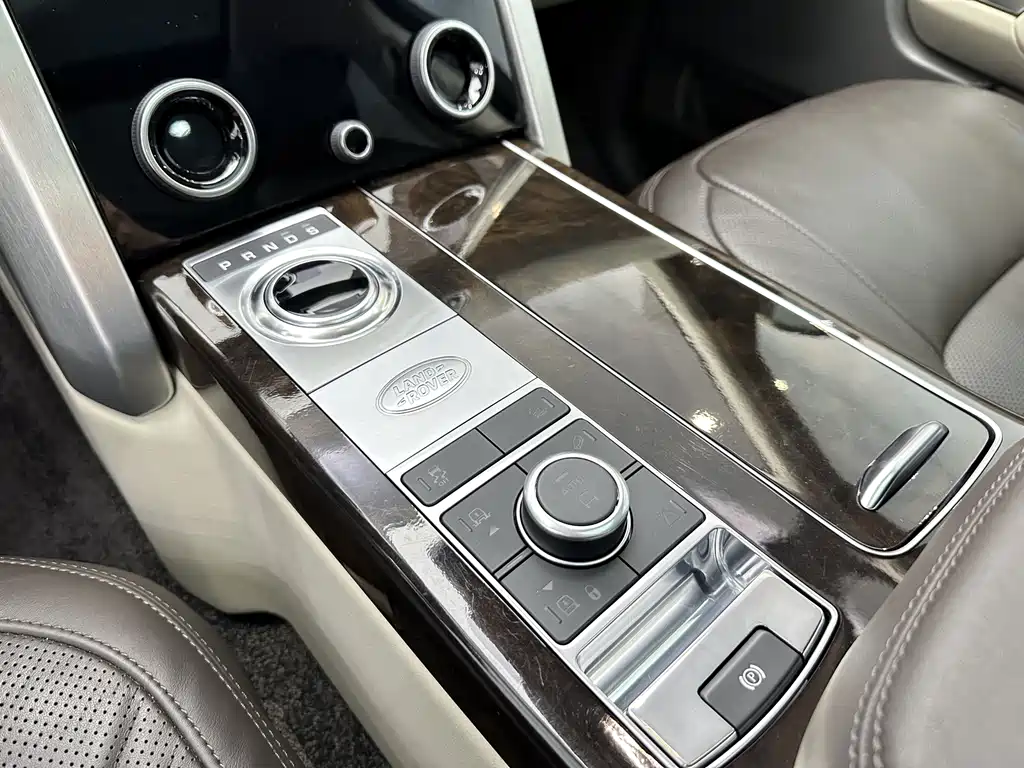 Land Rover Range Rover — миниатюра 8