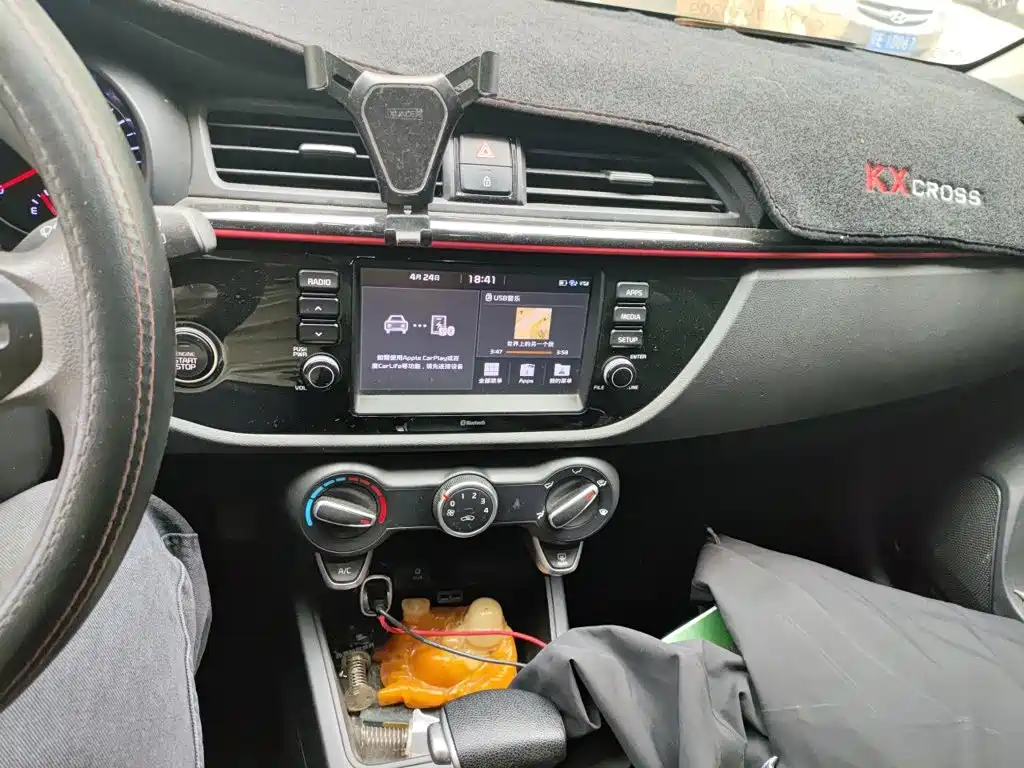 Kia KX Cross — миниатюра 9