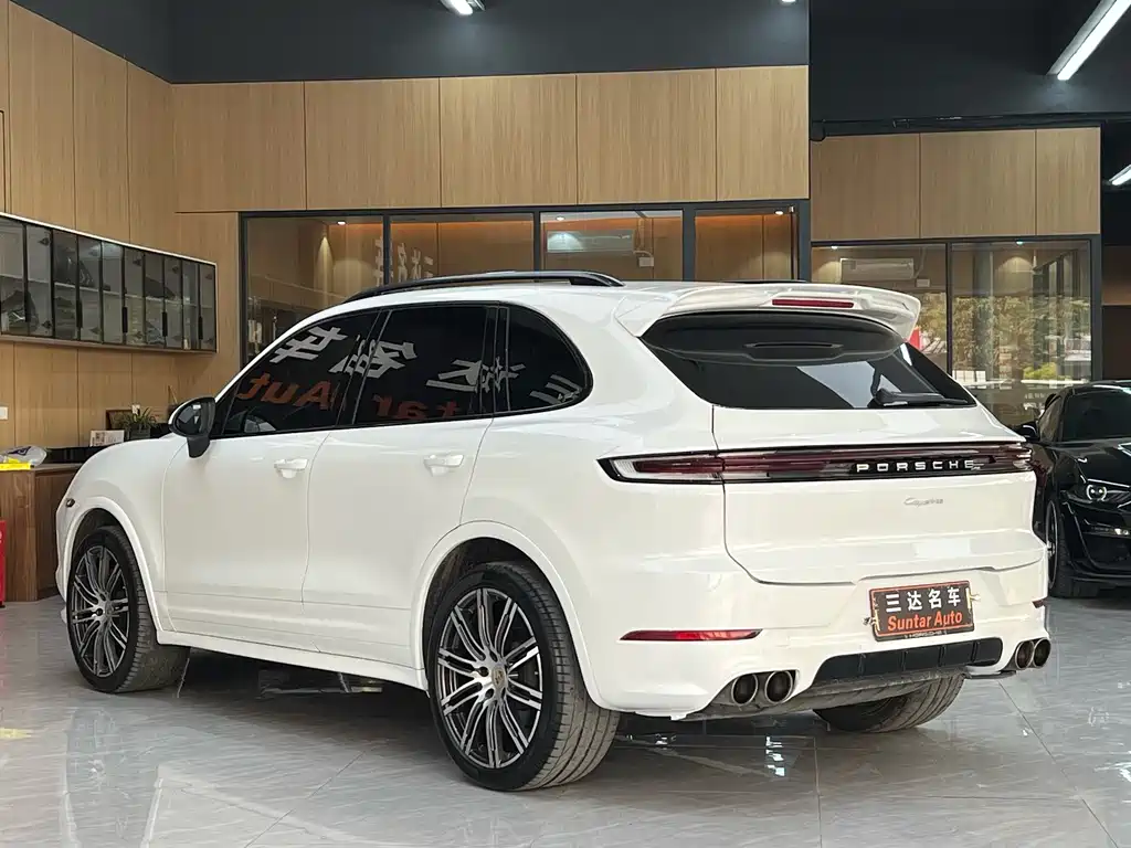 Porsche Cayenne — миниатюра 4